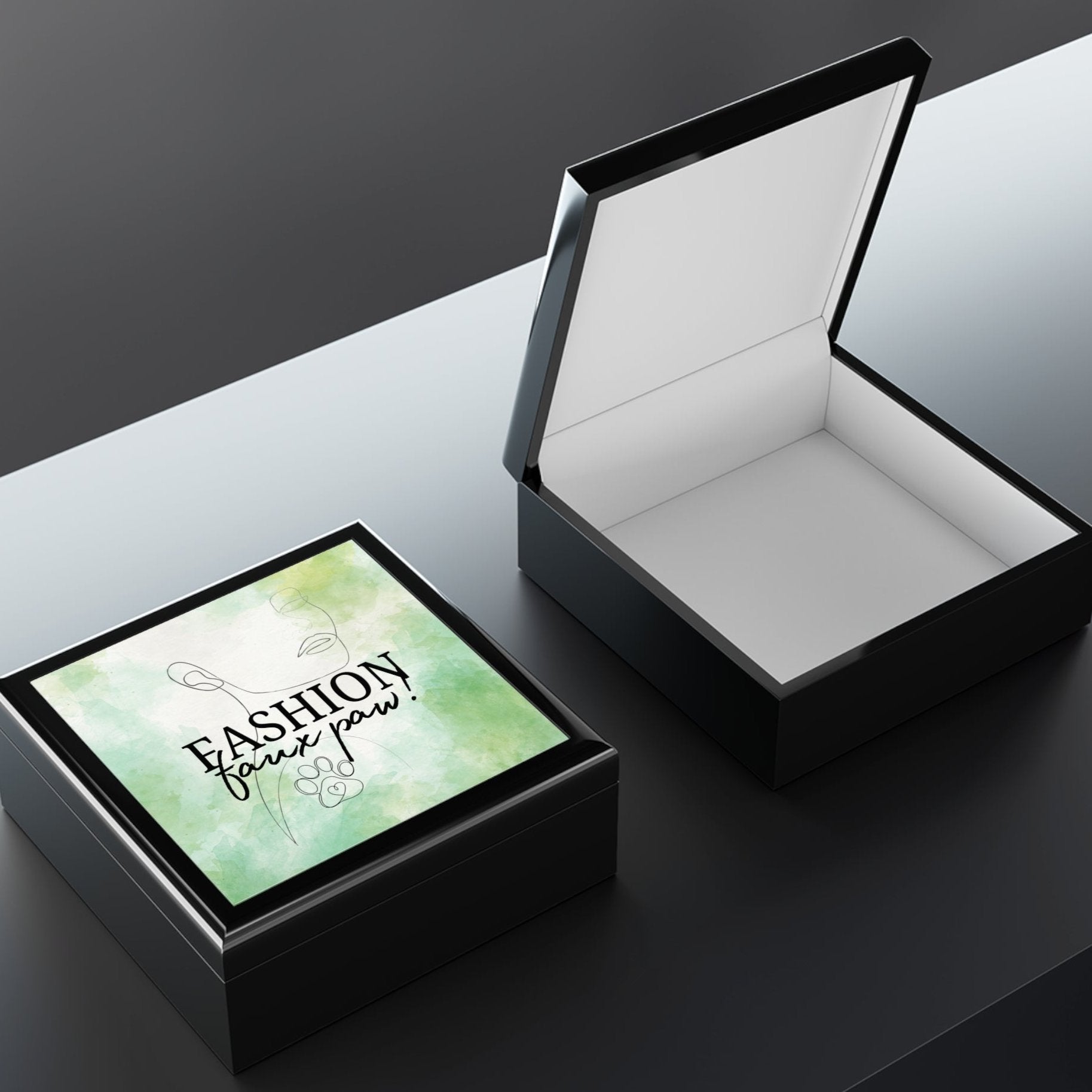 Photo depicting the Fashion Faux Paw Jewelry Box from EpiAl's Shop.