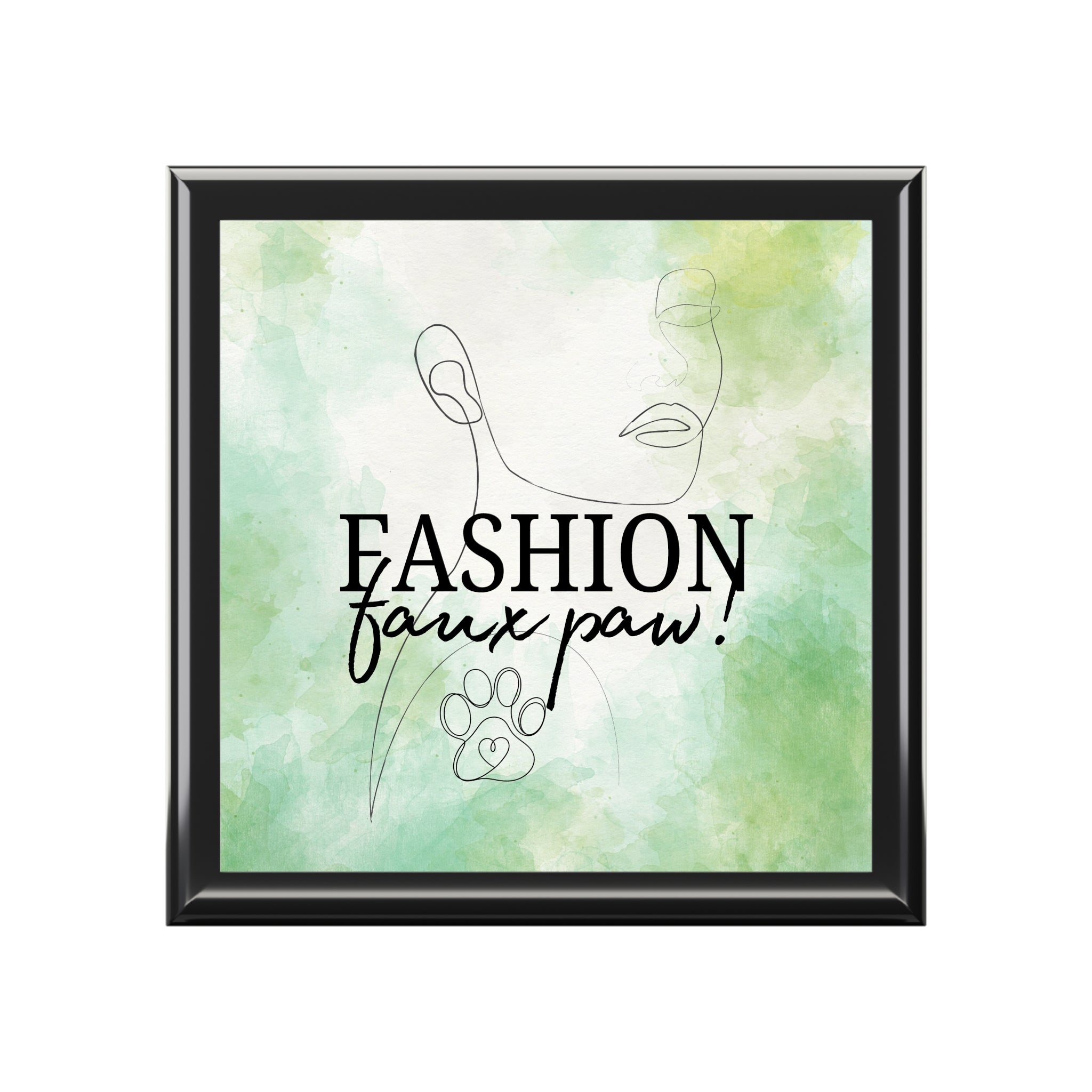 Photo depicting the ​Fashion Faux Paw Jewelry Box from EpiAl's Shop.