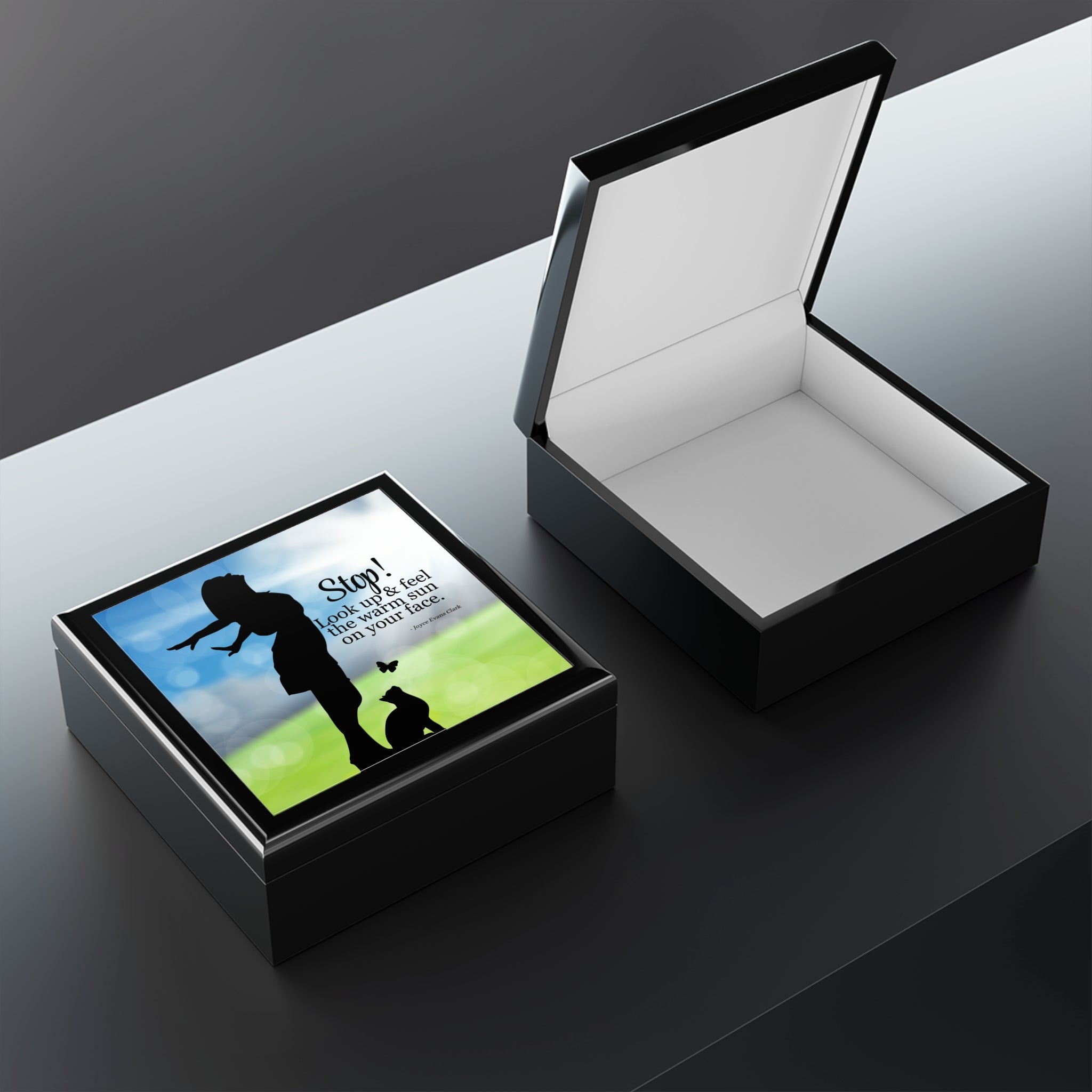 Photo depicting the ​Look Up Jewelry Box from EpiAl's Shop.