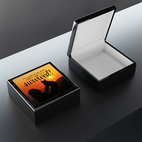 Photo depicting the ​Cat Lady Strong Jewelry Box from EpiAl's Shop.