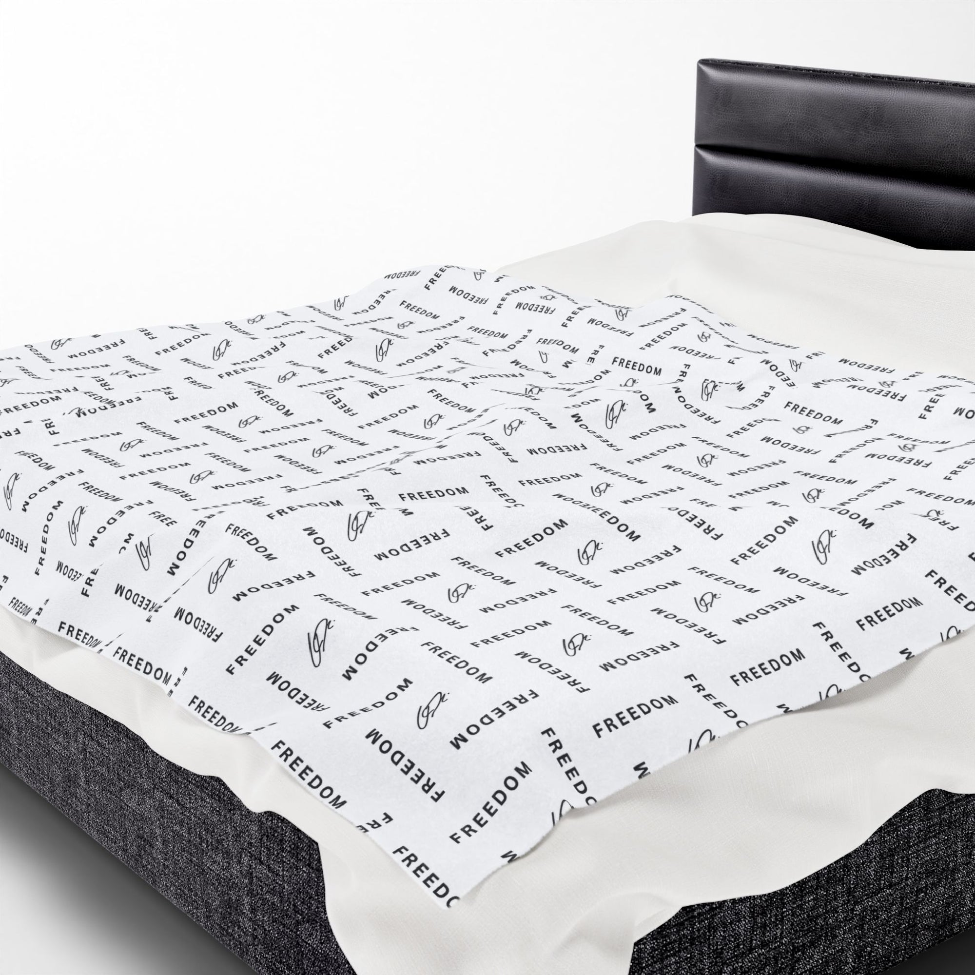 Freedom Velveteen Plush Blanket for Cozy Living