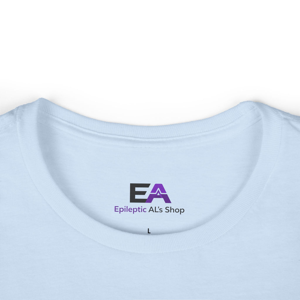 Feral Elegance Women’s Graphic T-Shirt – Wild Luxury Cat Design