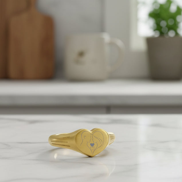 Gold Heart Signet Ring – Couple & Cat Line Art Engraved Ring (18K PVD Stainless Steel)