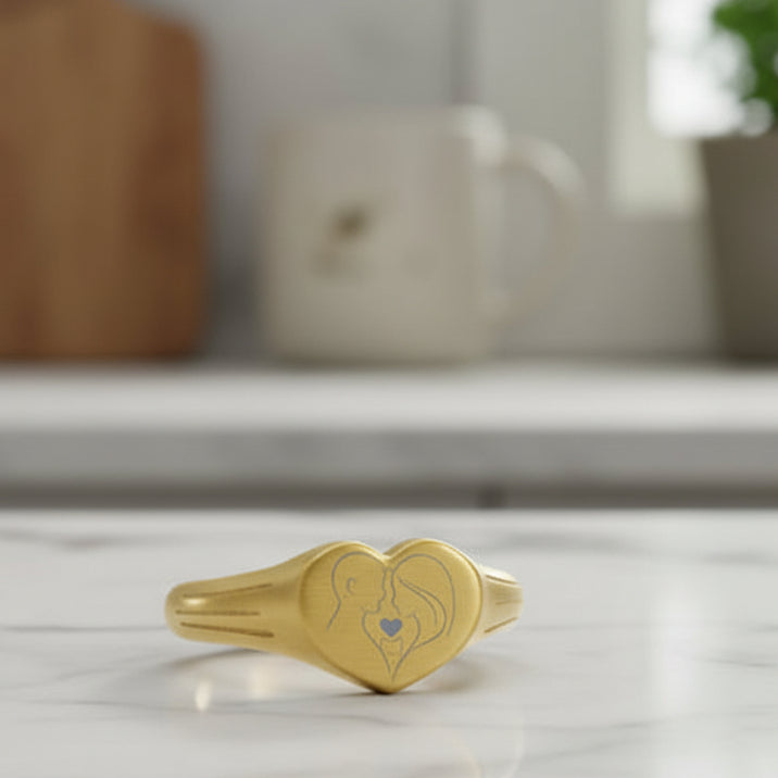 Gold Heart Signet Ring – Couple & Cat Line Art Engraved Ring (18K PVD Stainless Steel)