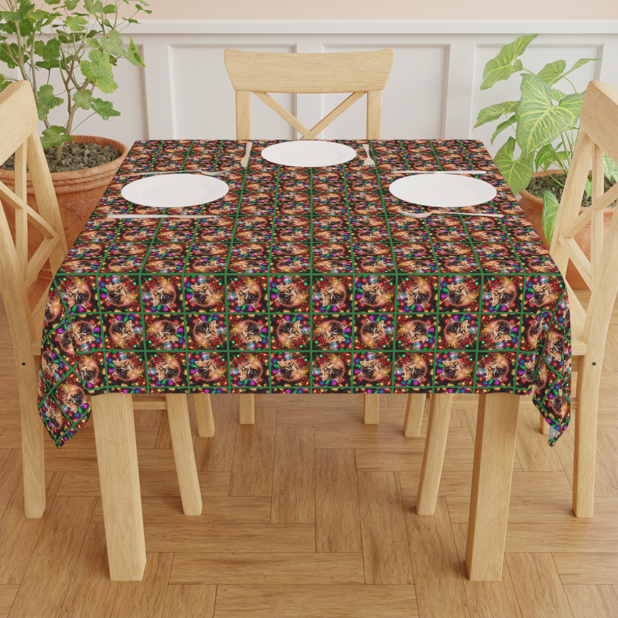 Photo depicting the ​Pretty Kitten Christmas Tablecloth from EpiAl's Shop.