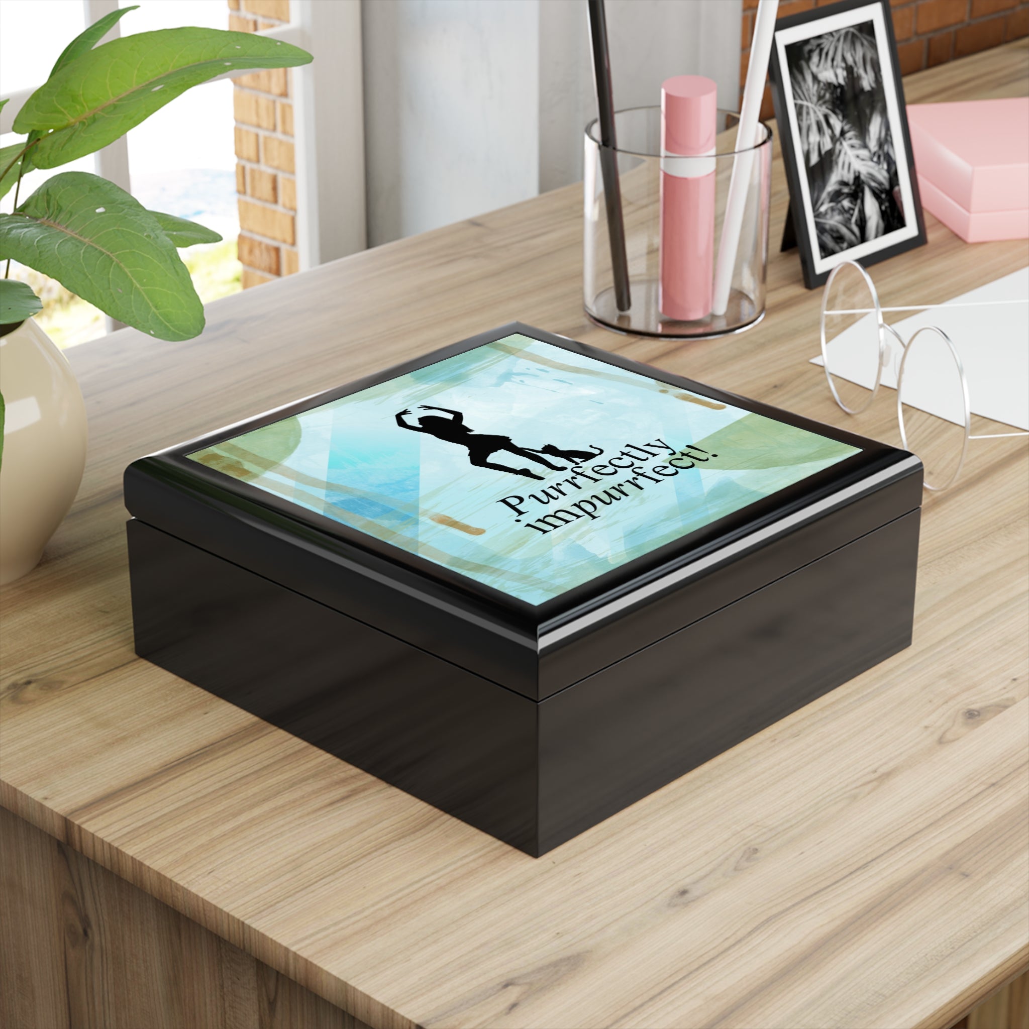 Photo depicting the ​Purrfectly Impurrfect Jewelry Box from EpiAl's Shop.