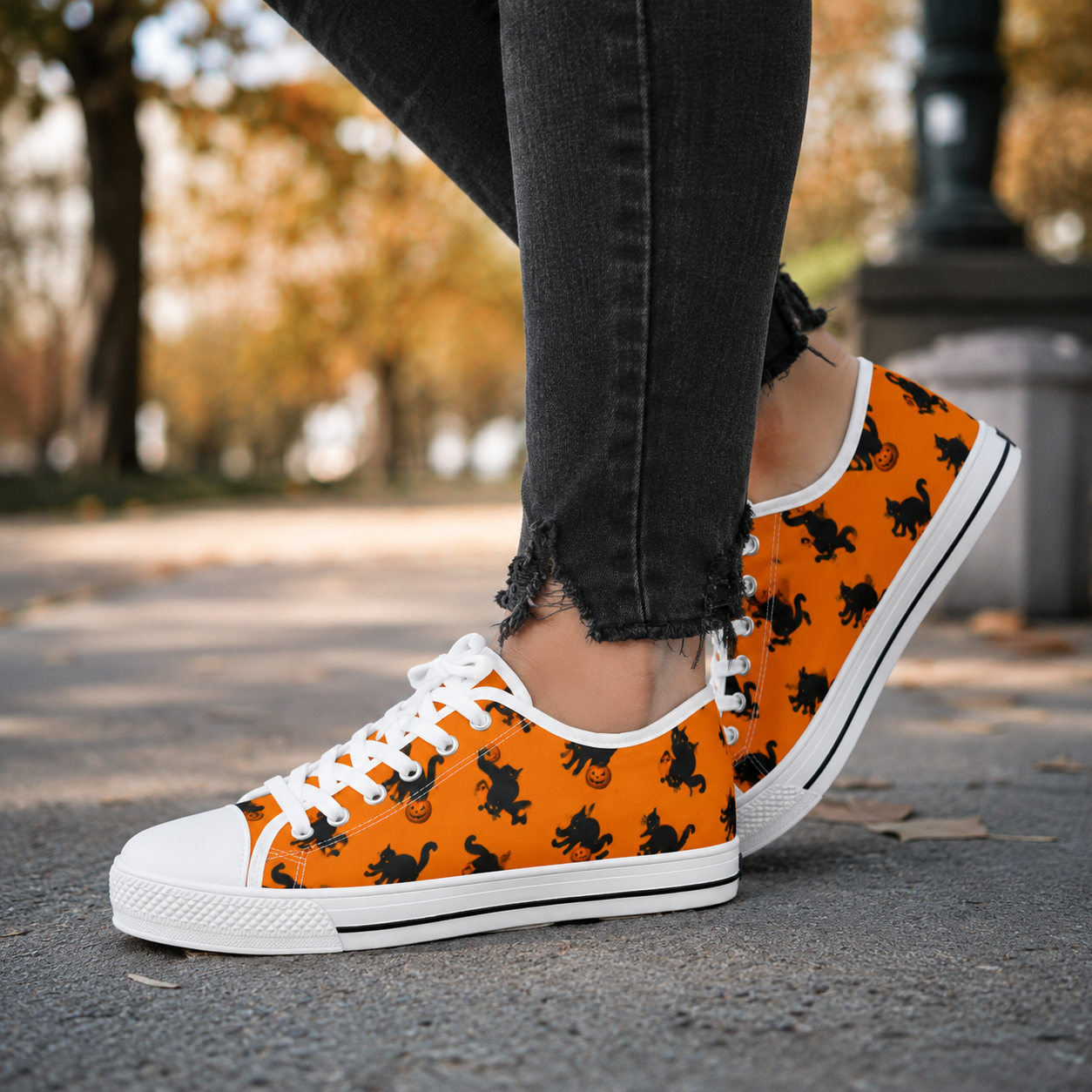 Halloween Black Cat Low-Top Canvas Sneakers