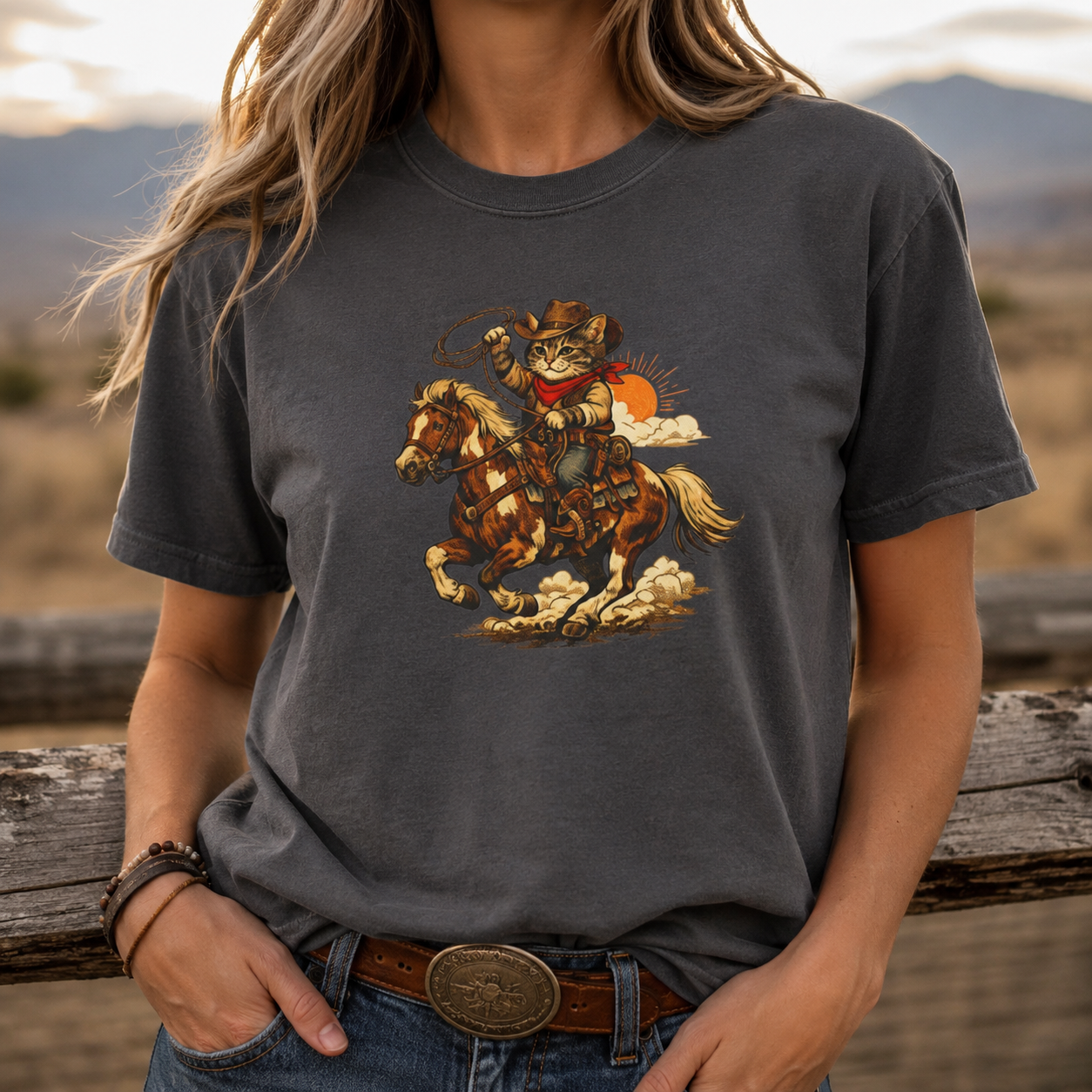 Cowboy Cat Lasso T-Shirt | Vintage Western Cat Graphic Tee