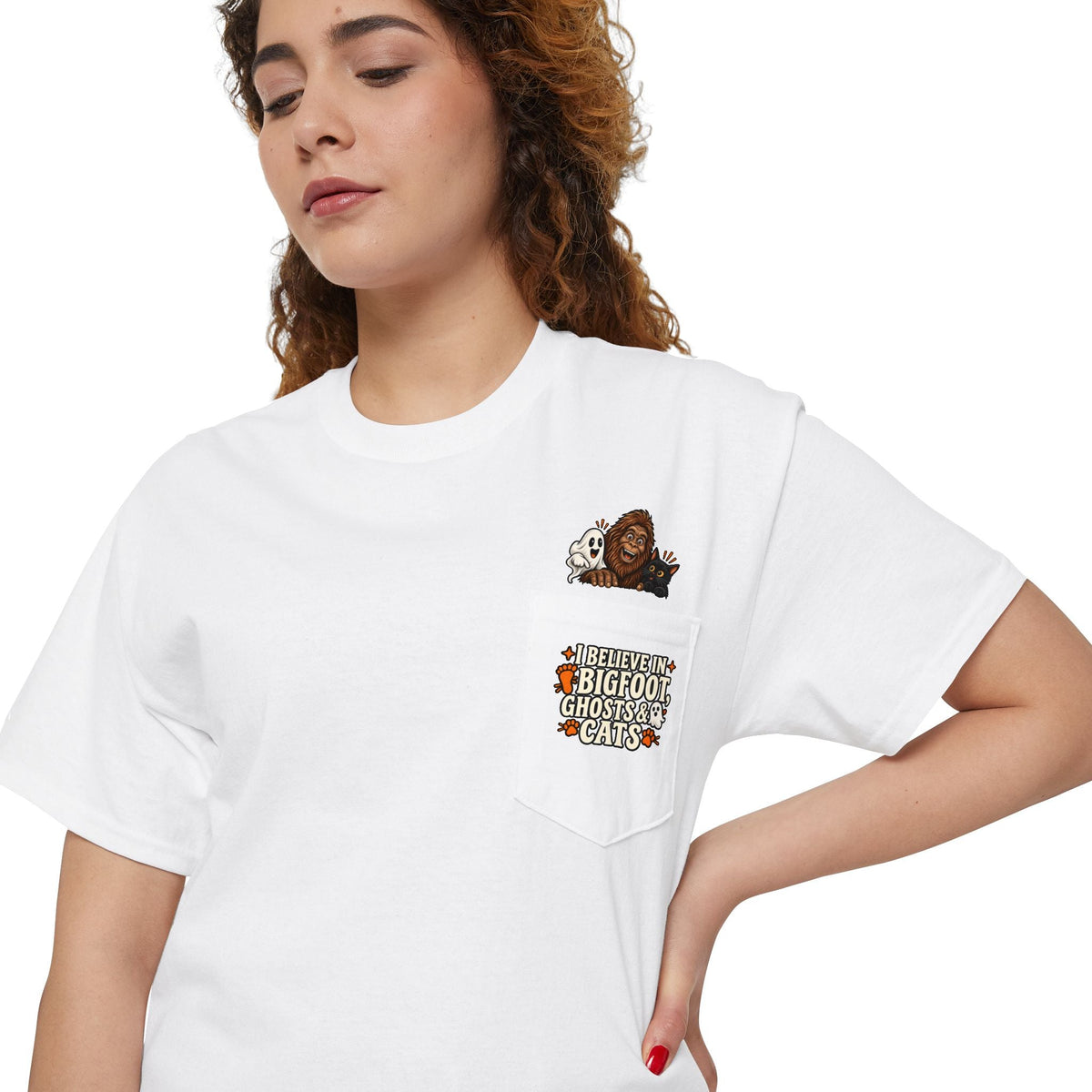 I Believe in Bigfoot, Ghosts & Cats Pocket T-Shirt - Clothing, Unisex, T-Shirts - EpiAl's Shop